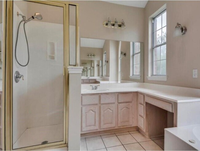 Building Photo - 1803 Fall Creek Dr