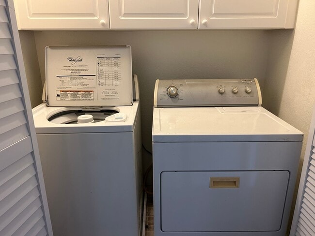 Building Photo - 2 story townhome in Mountains Edge