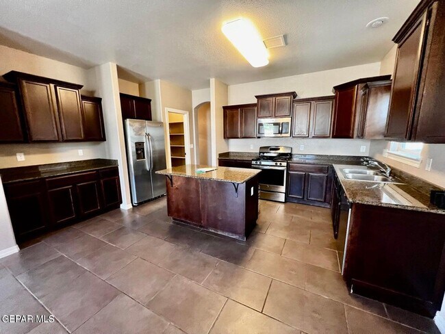 Building Photo - 11044 Bullseye St
