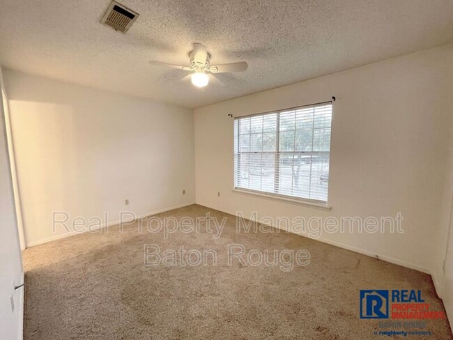 Building Photo - Condo: Jefferson Hills