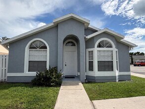 Building Photo - 2418 Harbor Town Dr