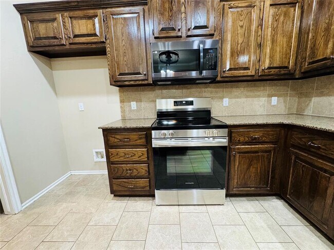 Building Photo - 8121 Hillers Rd