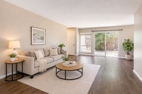 Building Photo - 7 Bed 3 Bath House on Tipton- Great for Big Groups!!