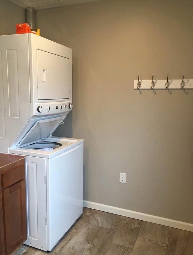 Building Photo - 1983 Alpha Cir