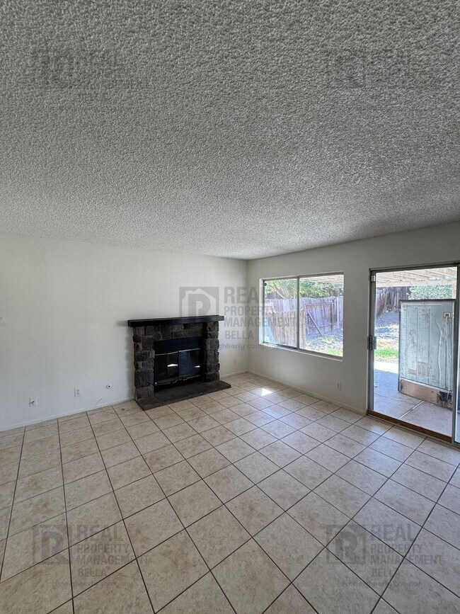 Building Photo - 1330 Wrigley Ln