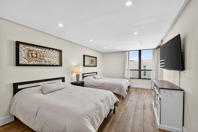 Building Photo - 3610 S Ocean Blvd