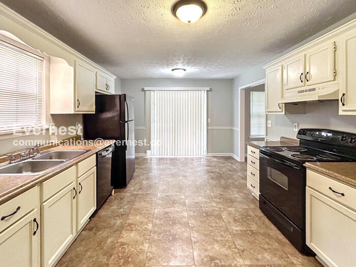 Building Photo - 3480 Stone Ridge Dr