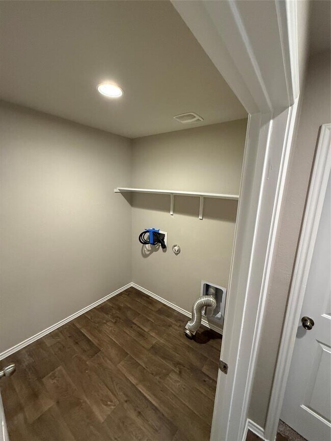 Building Photo - 13105 Brahmin Dr