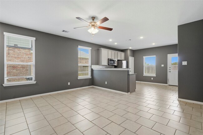 Building Photo - 7422 French Quarter Ct