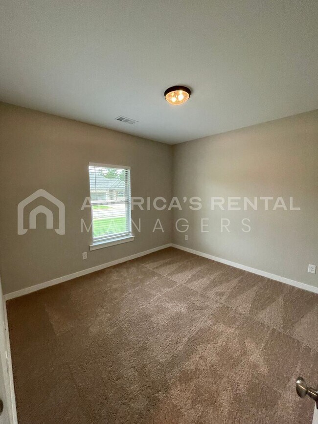 Building Photo - Home for Rent in Tuscaloosa, AL!!! View with 48 Hours Notice!