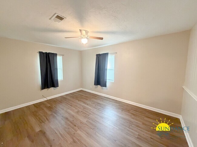 Building Photo - Charming 2 Bedroom Unit in Niceville!