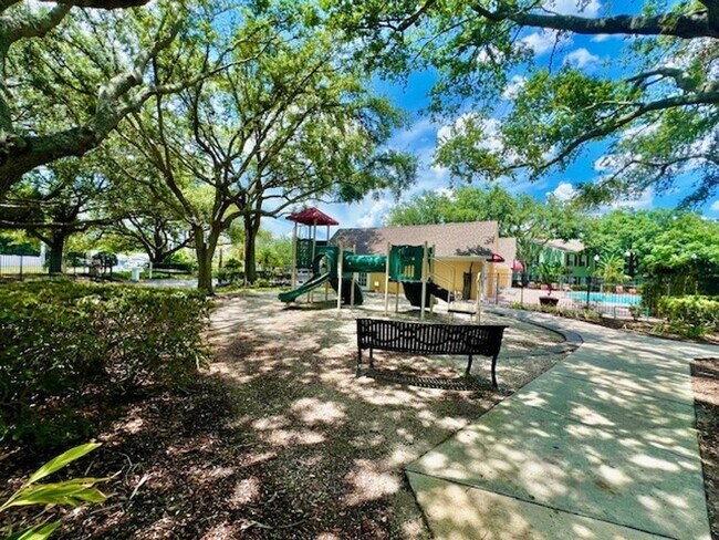 Building Photo - MOVE IN NOW!! Gated community Miriada! 1st floor 1X1.5 bath condo near pool area!!! Laminate wood...