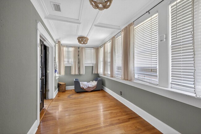 Building Photo - Stunning 4-bedroom home in Tampa! (Bonus room)