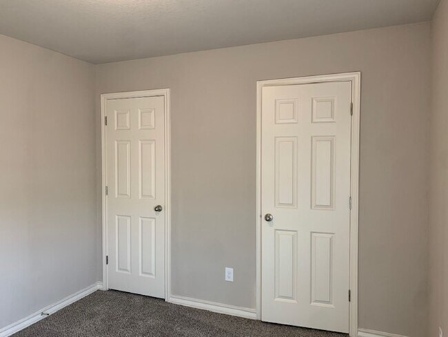 Building Photo - Town home for rent