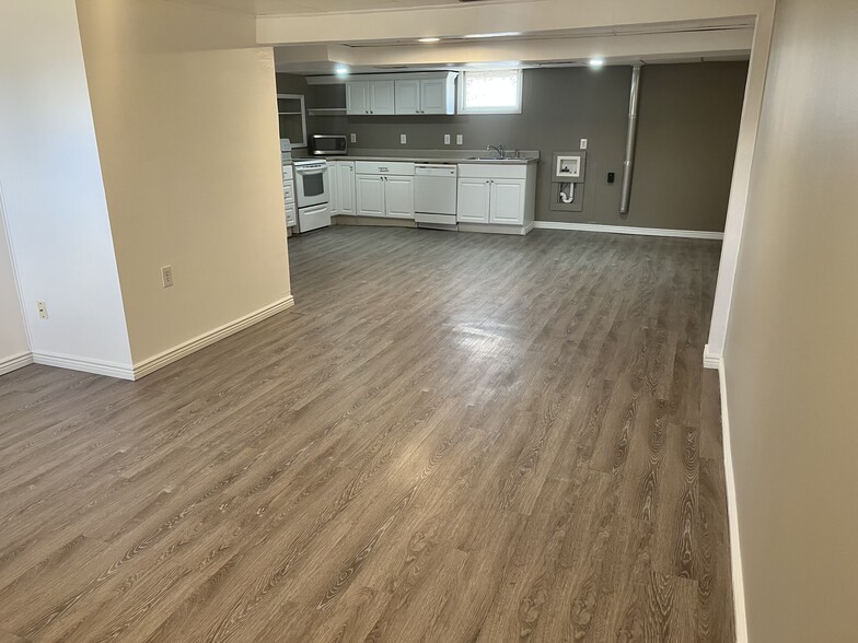 Living/kitchen/dining/laundry - 510 E King St