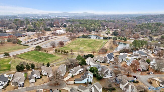 Building Photo - 120 Millstone Ln
