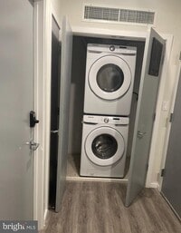 Building Photo - 4419 Ludlow St