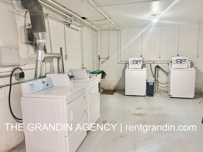 Building Photo - 1803 Grandin Rd SW