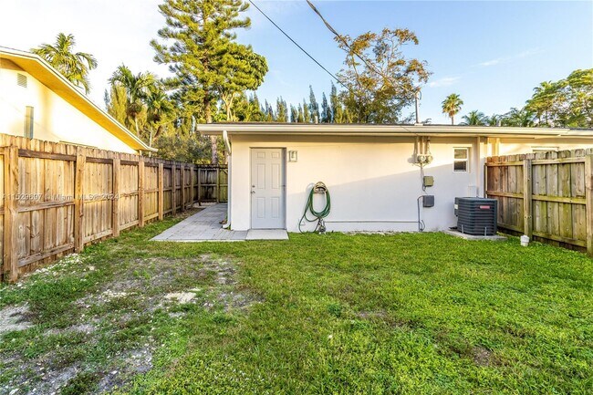 Building Photo - 11940 SW 81st Rd