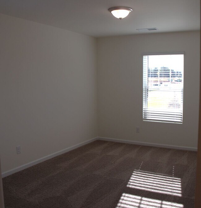 Building Photo - 2857_YEAGER DR NW