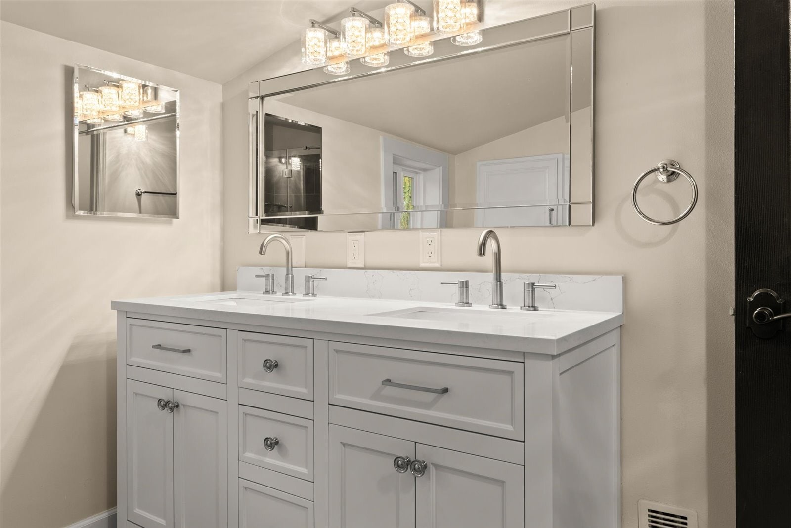 Building Photo - 8633 Wabash Ave S