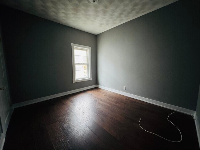 Building Photo - 166 Bradford Ave