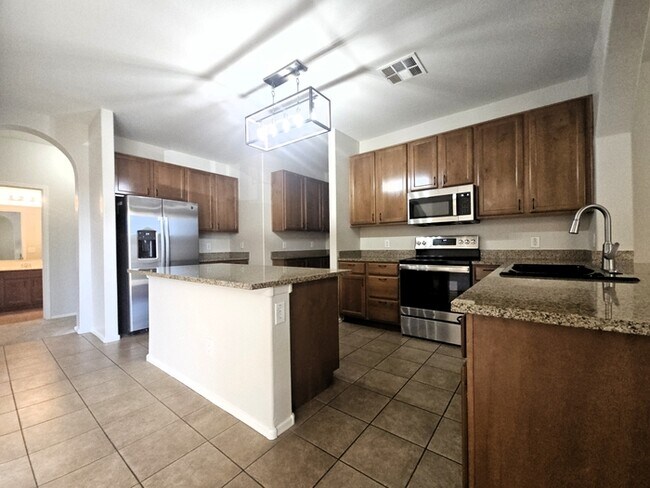 Building Photo - MOVE-IN READY HOME IN COOLEY STATION!