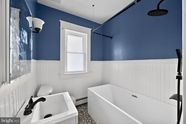 Building Photo - 990 Mt Rose Ave