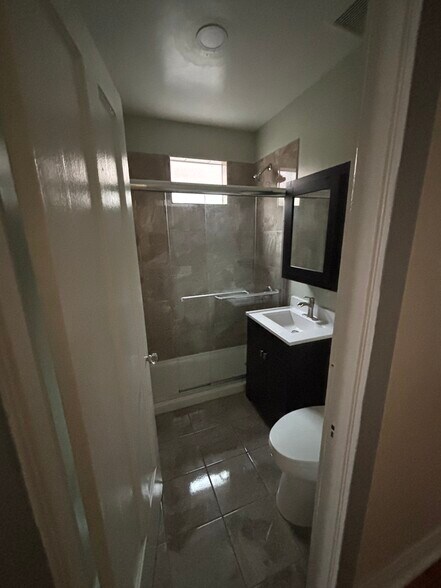 Building Photo - 4028 W Crystal St