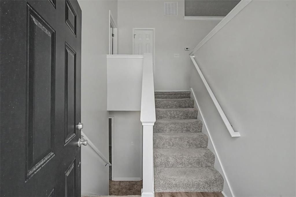 Building Photo - 488 Barclay Ct