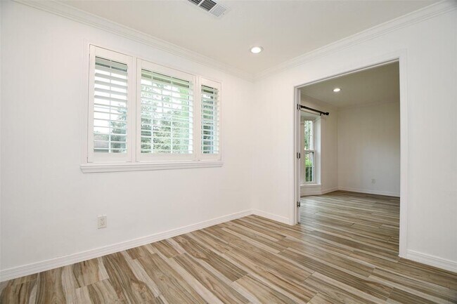 Building Photo - 5951 Beaudry Dr