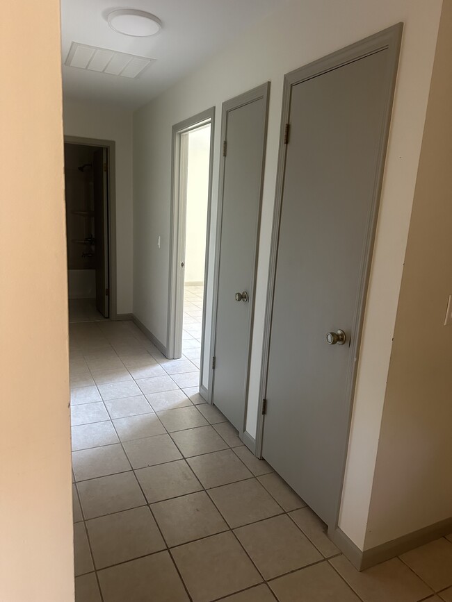 Front Hallway - 1733 Jasmine St