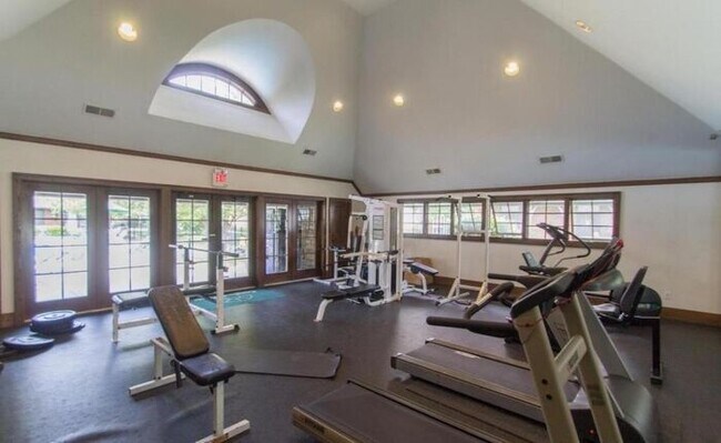 Building Photo - Manor of Craughwell Condo!