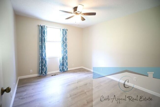 Building Photo - Beautifully renovated 4-bedroom 3 bath hom...