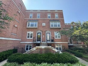 Building Photo - Bright and Cozy 1 Bed 1 Bath Condo In Beautiful Cleveland Park