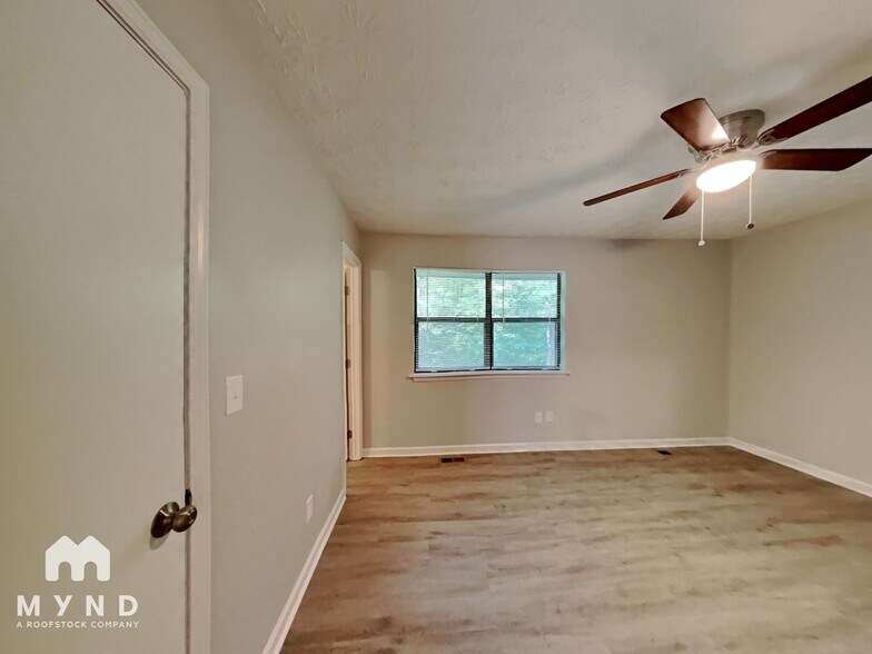 Building Photo - 2605 Winding Creek Dr