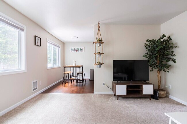 Building Photo - 18255 73rd Ave NE