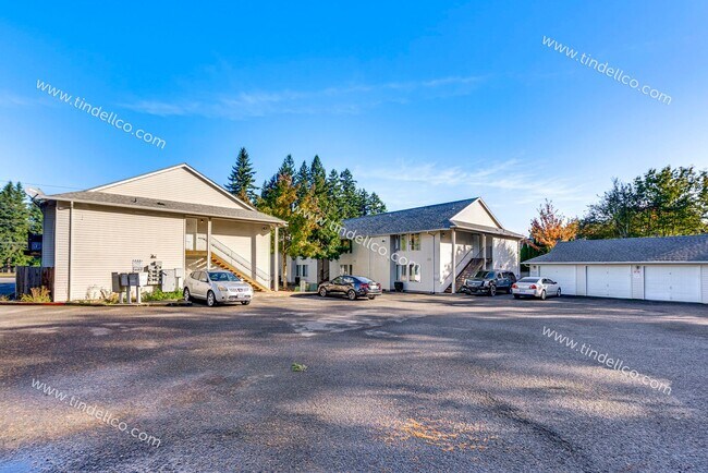 Building Photo - $500 OFF 2ND MONTH RENT** Spacious Pet-Friendly Top-Floor Unit w/ Parking Included!