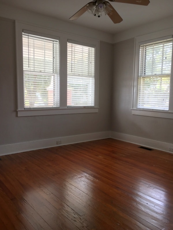 Building Photo - Great Single Family Home Walking Distance to Park Circle