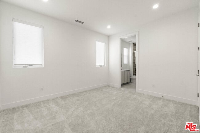 Building Photo - 11758 Hillsborough Ln