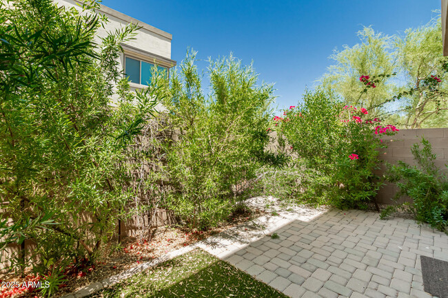 Building Photo - 7508 E Via De Luna Dr