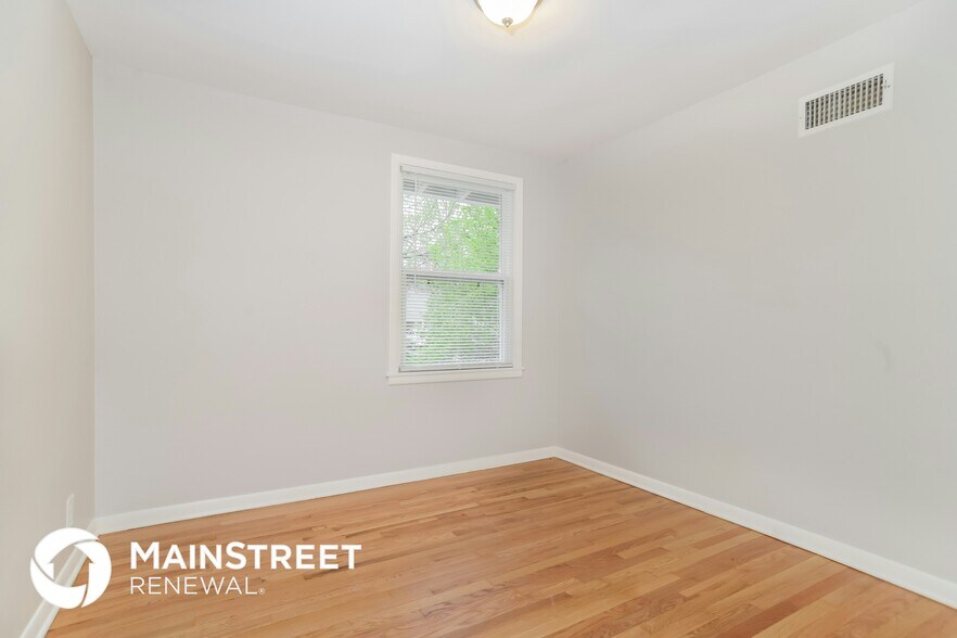 Building Photo - 8809 W 71st St