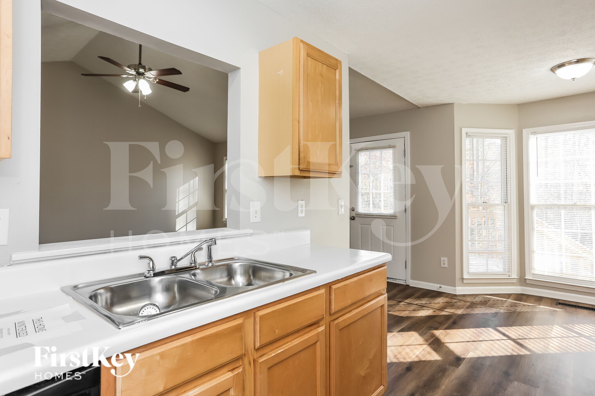 Building Photo - 268 Yellowstone Dr