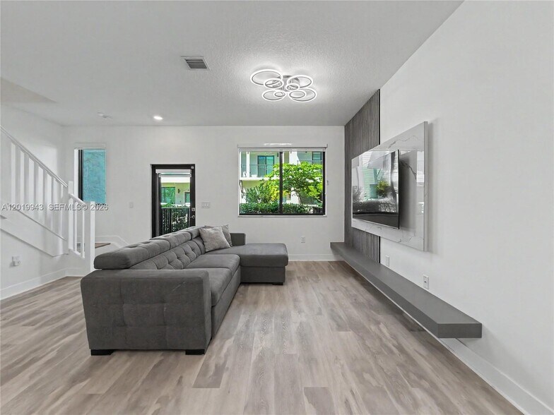 Building Photo - 4527 NW 83rd Path