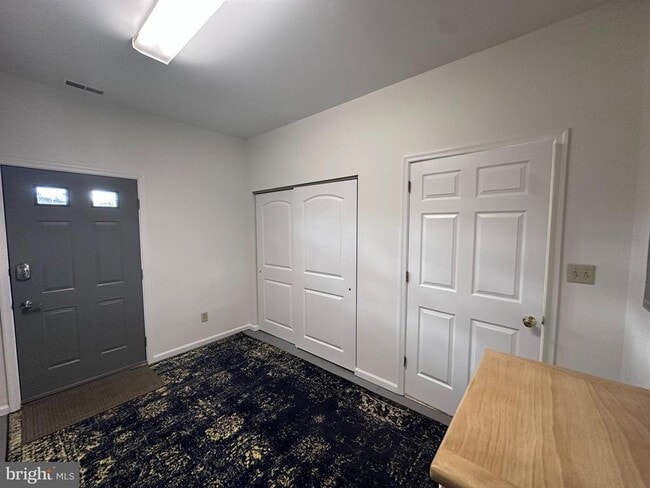 Building Photo - 205 S 7th St