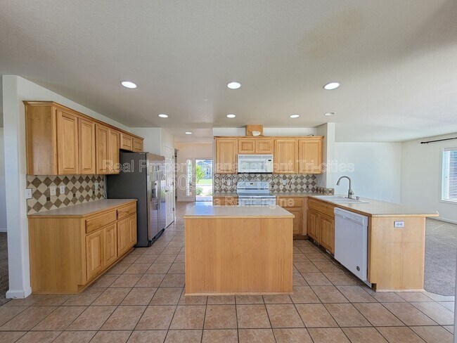 Building Photo - 4003 Segovia Dr