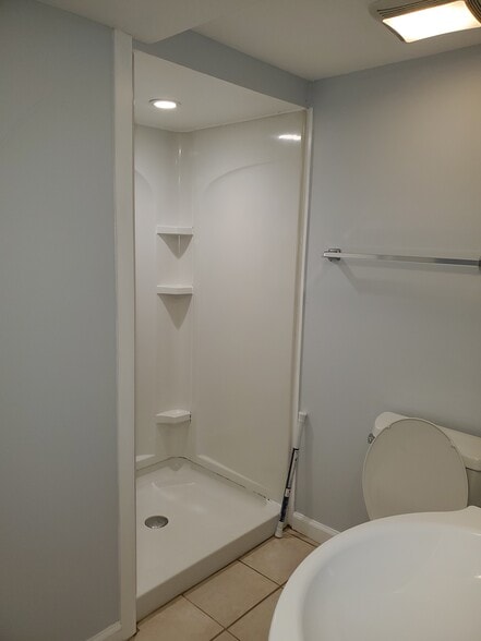 Shower stall - 6018 43rd Ave