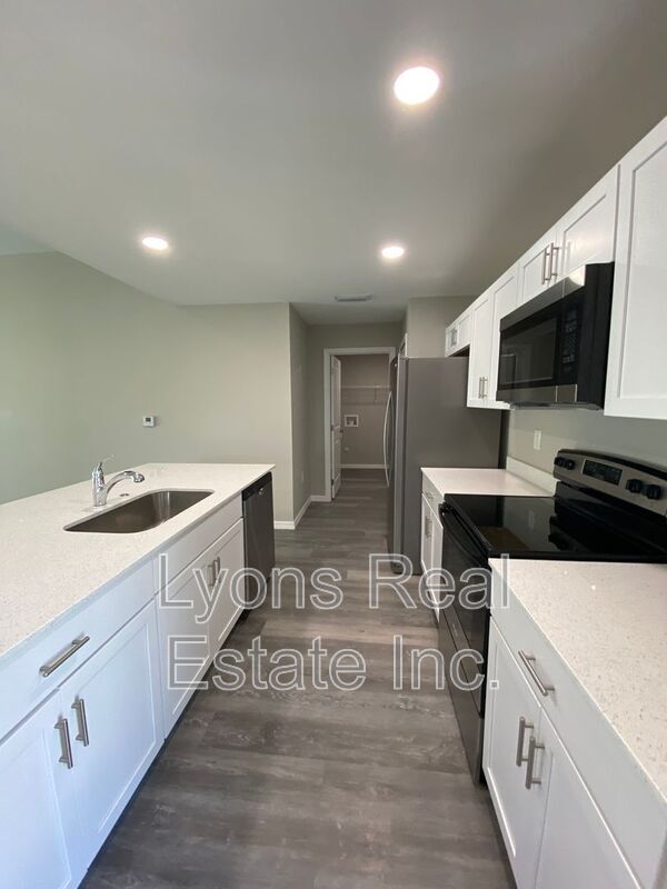Building Photo - 126 Smallwood Rd