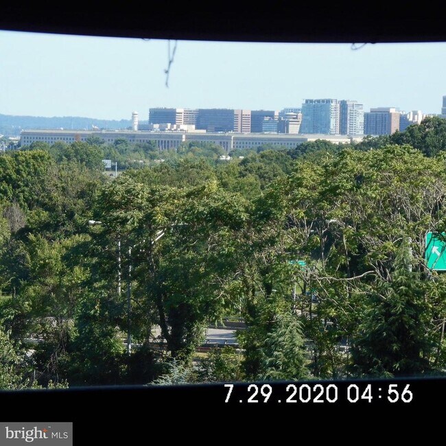 Building Photo - 1011 Arlington Blvd