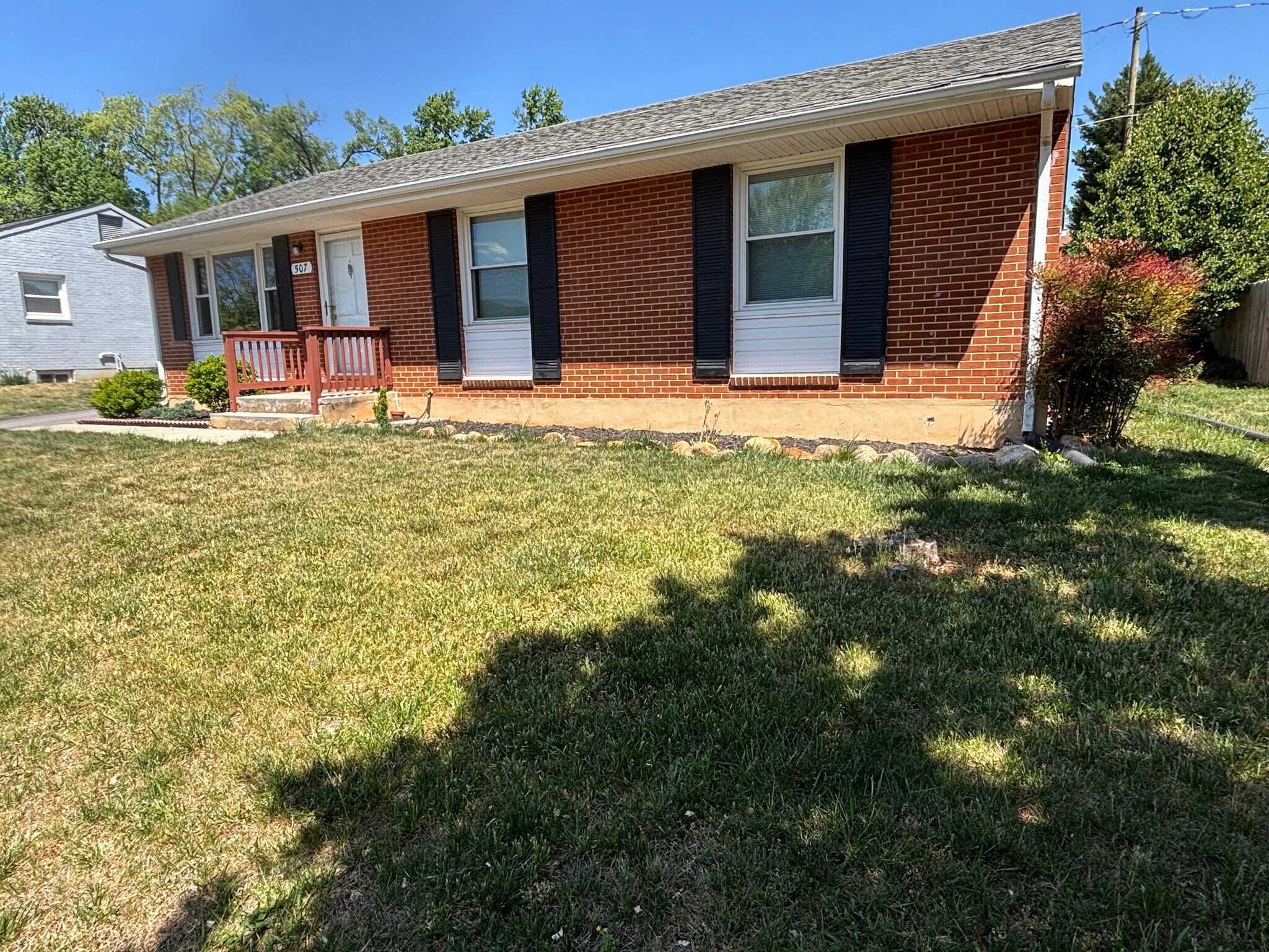 Building Photo - 507 Moran Ave